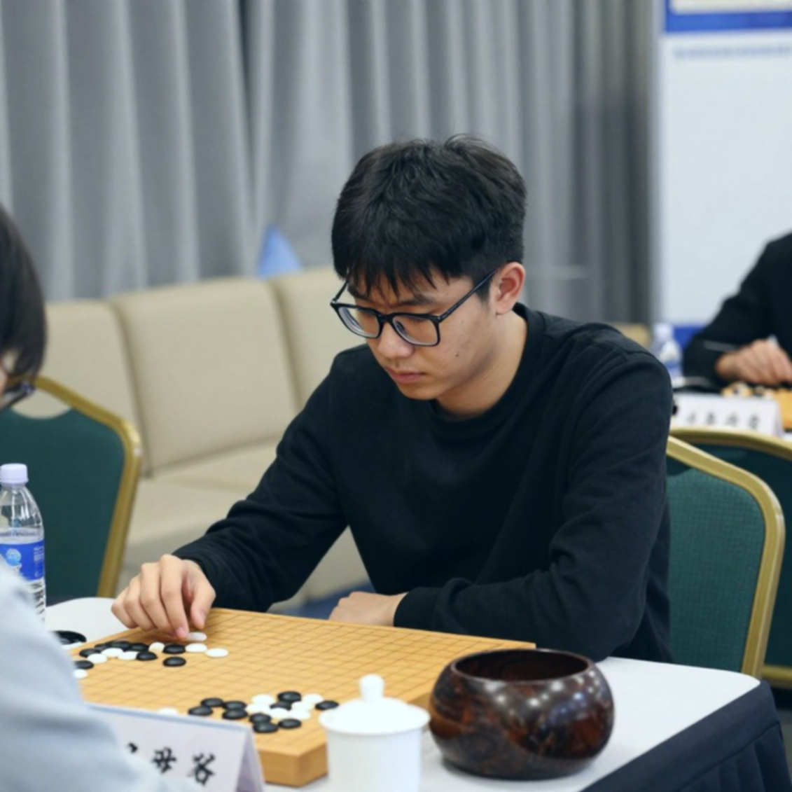 LEC Versus Won't Return: The Tier-2 Ladder Is Coming Down, and Nobody Is Showing the Math