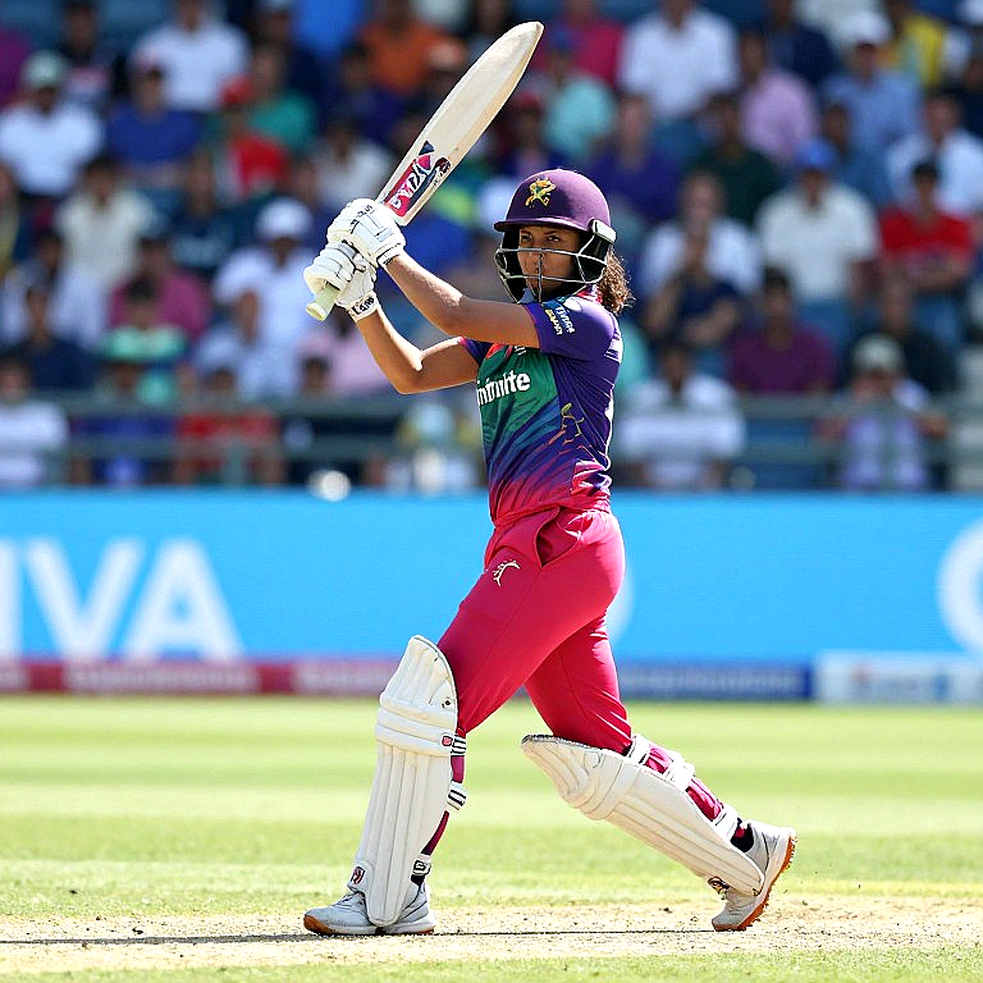 আঘাকে সরিয়ে ফারহানের হাতে টি-টোয়েন্টি নেতৃত্ব: পাকিস্তানের নির্বাচনী খাতার ভেতরের হিসাব