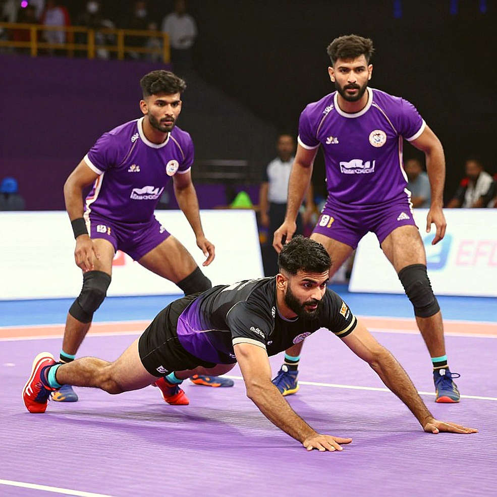 তিন নম্বর রেইড আর একটা খাতার গল্প: কাবাড্ডির স্কোরবোর্ড যা কখনো লেখে না