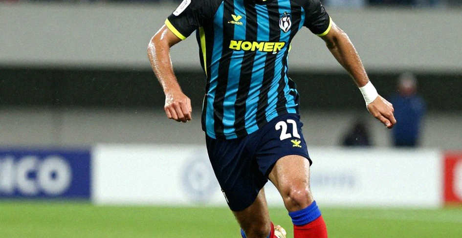 Beige Kit, Retro Crest and Bergamo's Stone: What Atalanta's Third Shirt Actually Tells Us Beige Kit, Retro Crest and Bergamo's Stone: What Atalanta's Third Shirt Actually Tells Us